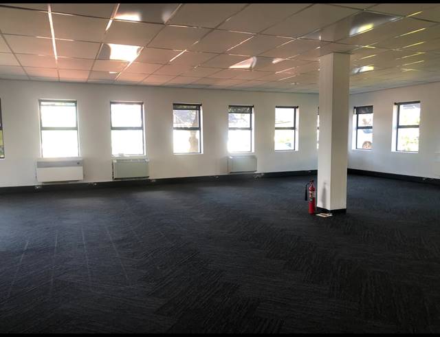 144M² OFFICE TO LET IN HYDE PARK